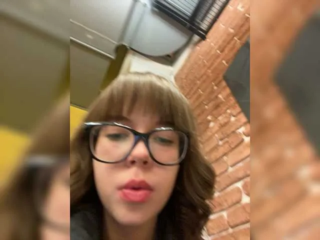 Live sex webcam photo for -Alessandra #276254522