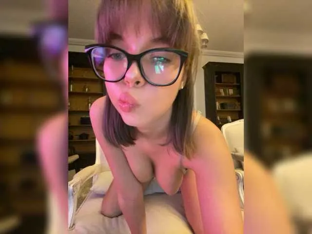 Live sex webcam photo for -Alessandra #276327271