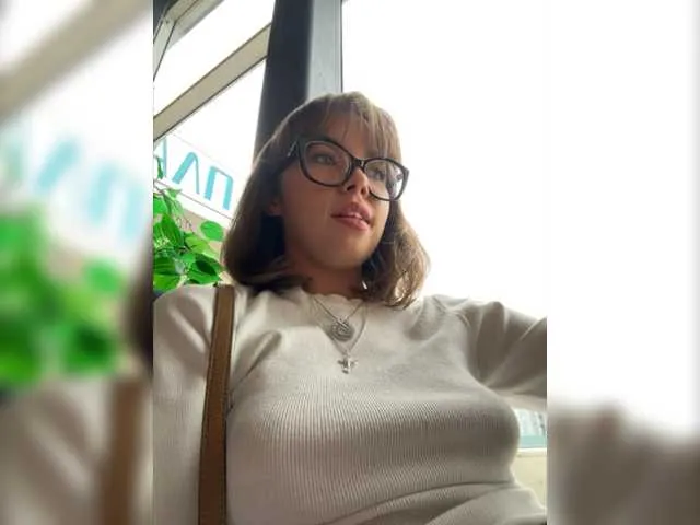 Live sex webcam photo for -Alessandra #276513835