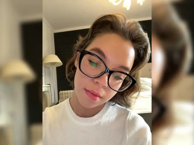 Live sex webcam photo for -Alessandra #276597928