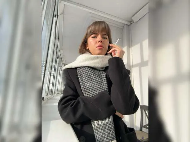 Live sex webcam photo for -Alessandra #276659587