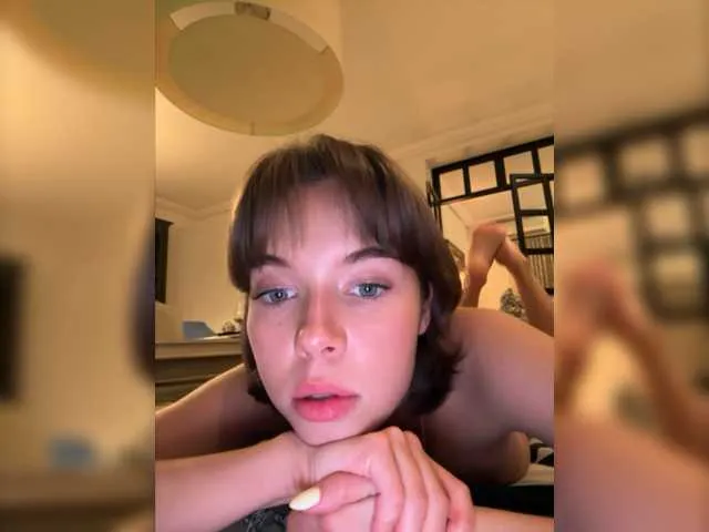 Live sex webcam photo for -Alessandra #276676104