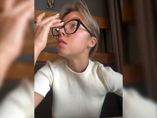 Live sex webcam photo for -Alessandra #276793839