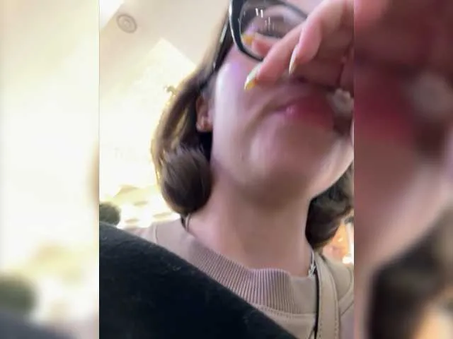 Live sex webcam photo for -Alessandra #276802710