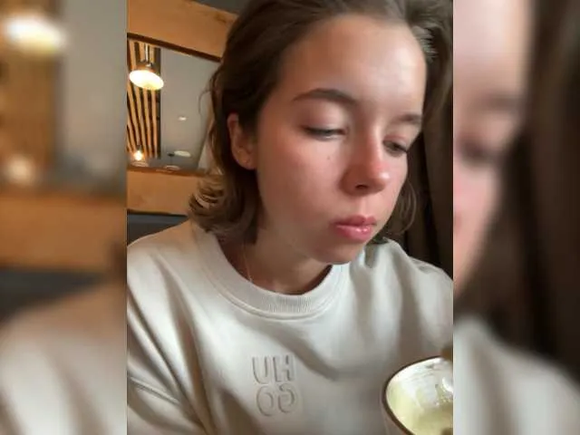 Live sex webcam photo for -Alessandra #276815907