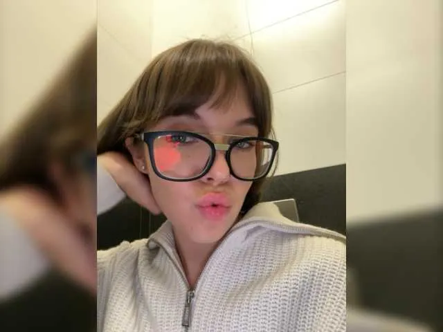 Live sex webcam photo for -Alessandra #276948241