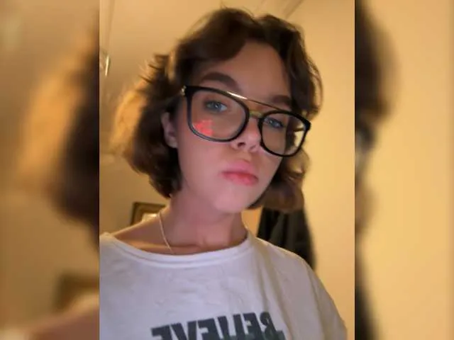 Live sex webcam photo for -Alessandra #276998136