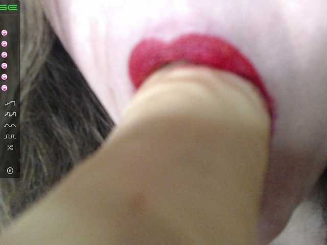 Live sex webcam photo for -Alyonushka- #272400924