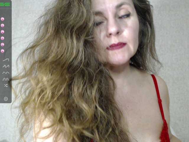 Live sex webcam photo for -Alyonushka- #272579808