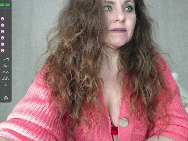 Live sex webcam photo for -Alyonushka- #272688194