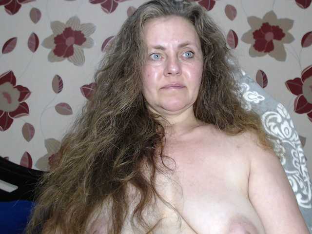 Live sex webcam photo for -Alyonushka- #275679677