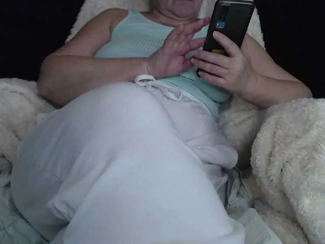 Live sex webcam photo for -Alyonushka- #292298536