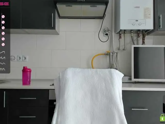 Live sex webcam photo for -Amira-Star- #273675532