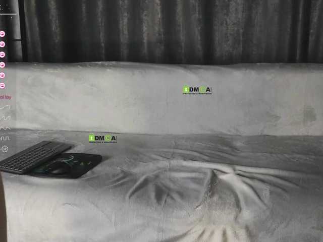 Live sex webcam photo for -Angel-Devil- #276680257