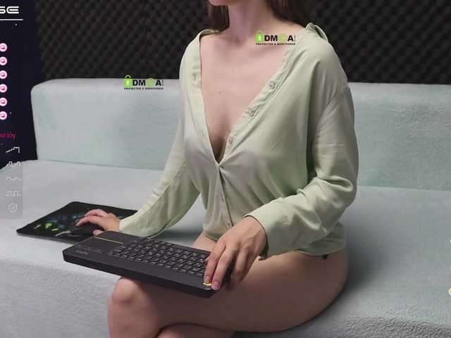 Live sex webcam photo for -AngelDevil- #275578873