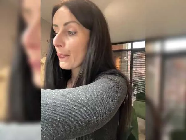 Live sex webcam photo for -AnnaMaria- #292315140