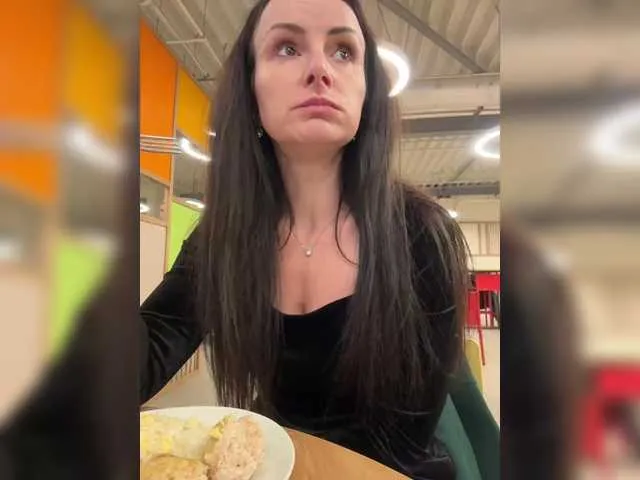 Live sex webcam photo for -AnnaMaria- #292402132