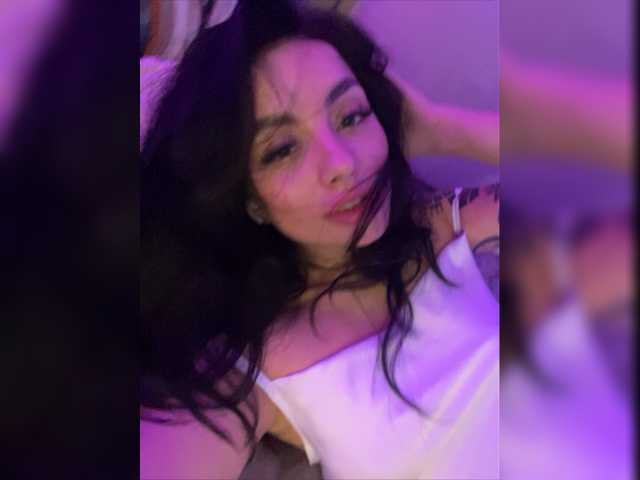 Live sex webcam photo for -Bombshell- #275470917