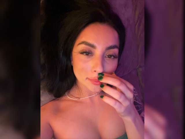 Live sex webcam photo for -Bombshell- #275505196