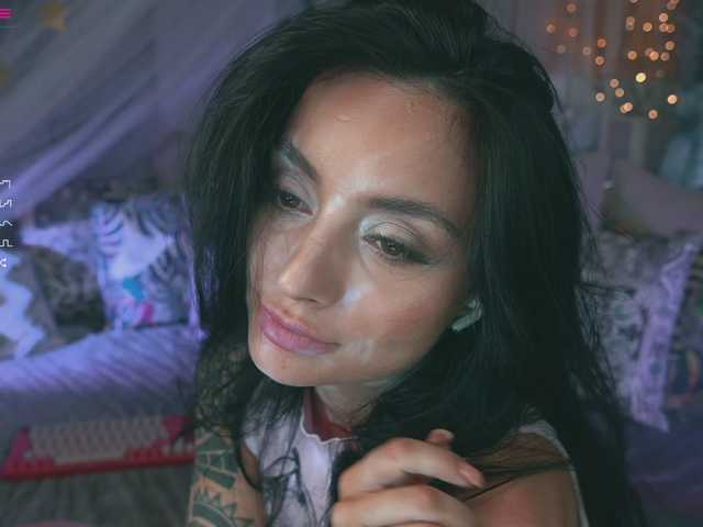 Live sex webcam photo for -Bombshell- #275680211