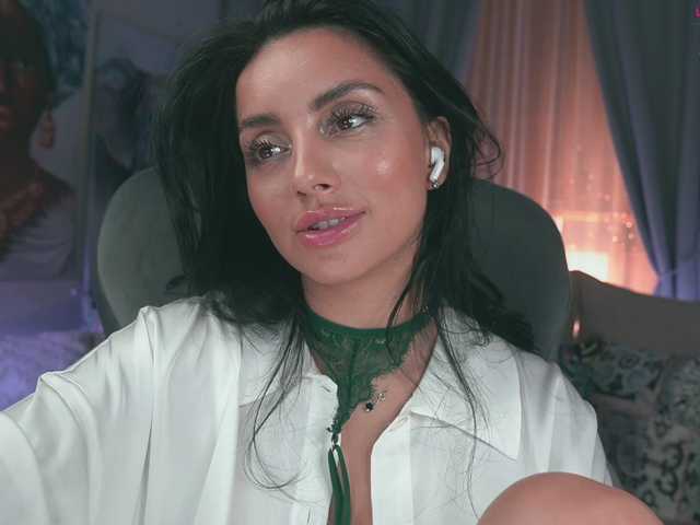 Live sex webcam photo for -Bombshell- #275937410