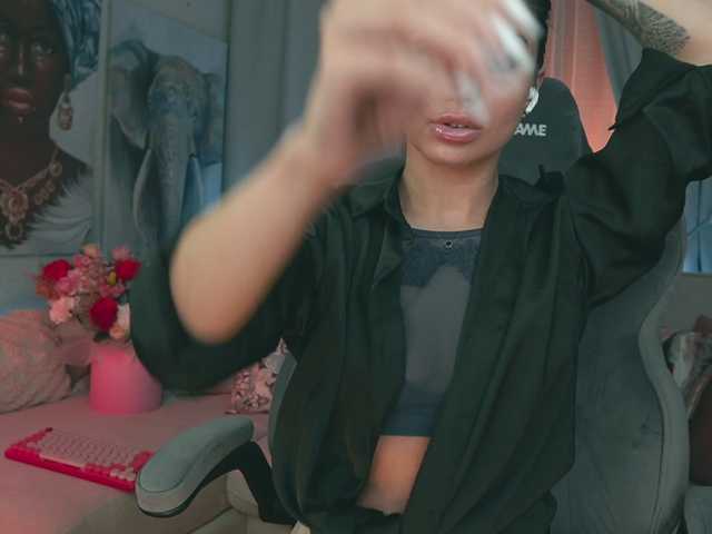 Live sex webcam photo for -Bombshell- #275954553