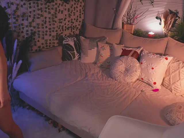 Live sex webcam photo for -Bombshell- #276769637