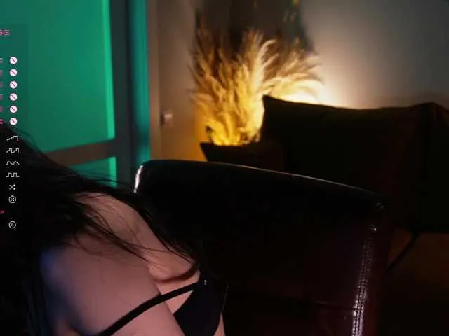 Live sex webcam photo for -Bombshell- #277411832