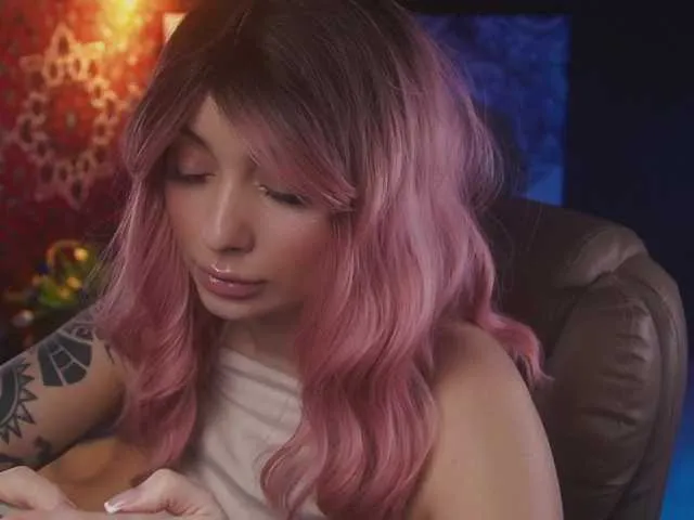 Live sex webcam photo for -Bombshell- #290808609