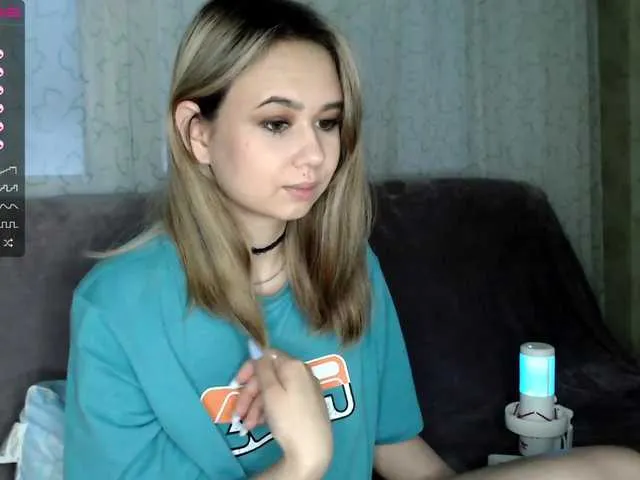 Live sex webcam photo for -Carolina- #273592530