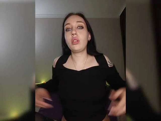 Live sex webcam photo for -CrystalZ- #290871300