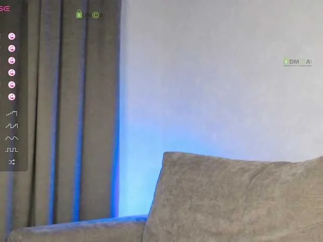 Live sex webcam photo for -Cupcake- #277845972