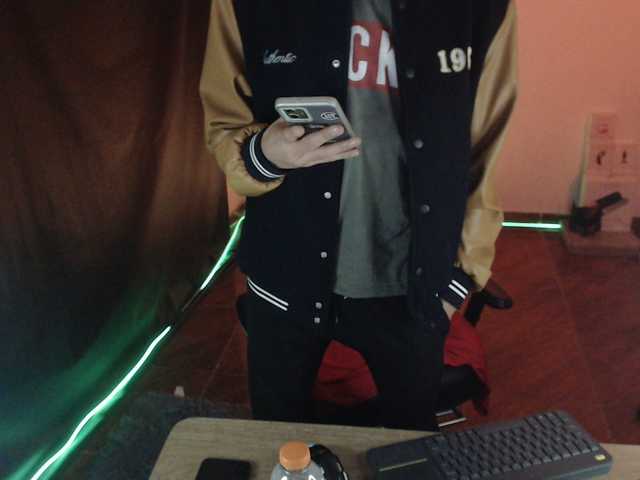 Live sex webcam photo for -Delacruz911- #292379213