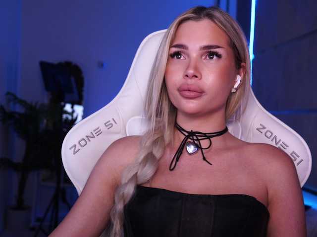 Live sex webcam photo for -Dirty-Bitch #291537643