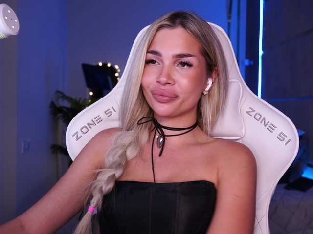 Live sex webcam photo for -Dirty-Bitch #291539517