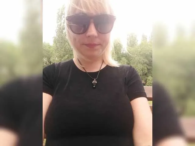 Live sex webcam photo for -ELITHABETH- #273774053