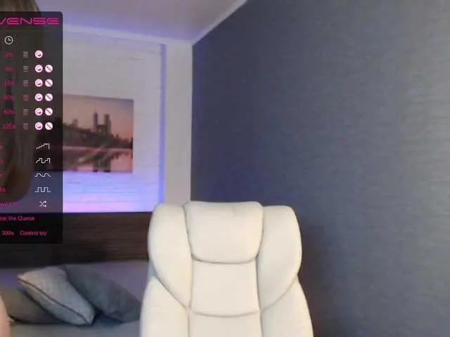 Live sex webcam photo for -EliSwan- #272057119