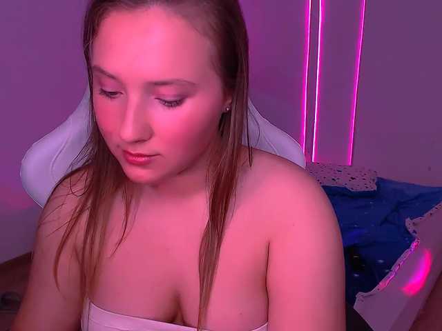 Live sex webcam photo for -EmilyxGrasez- #276295912