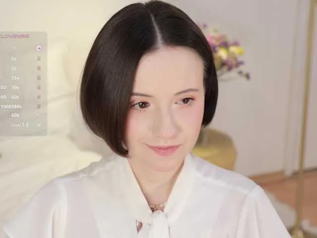 Live sex webcam photo for -FemaleEssence- #290233102