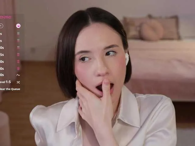 Live sex webcam photo for -FemaleEssence- #291434697