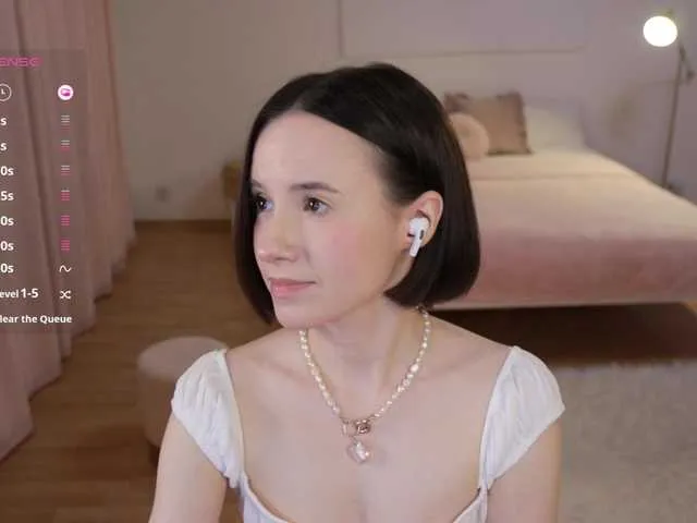 Live sex webcam photo for -FemaleEssence- #291468735