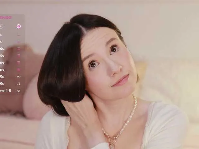 Live sex webcam photo for -FemaleEssence- #291630905