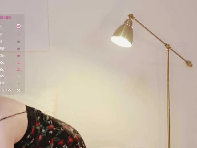 Live sex webcam photo for -FemaleEssence- #291632360