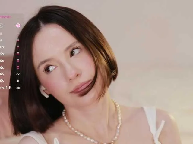 Live sex webcam photo for -FemaleEssence- #291636968