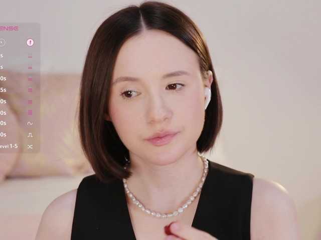 Live sex webcam photo for -FemaleEssence- #291728671