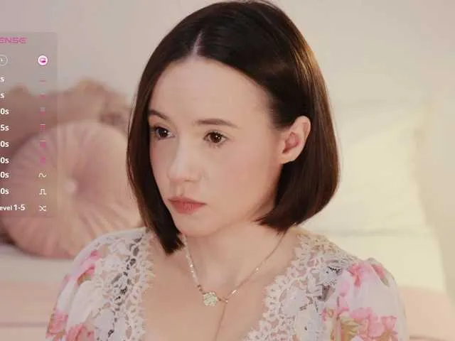 Live sex webcam photo for -FemaleEssence- #291807306