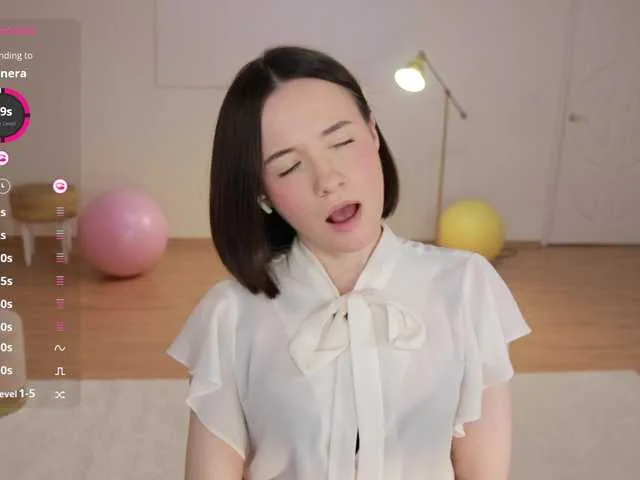 Live sex webcam photo for -FemaleEssence- #291888351