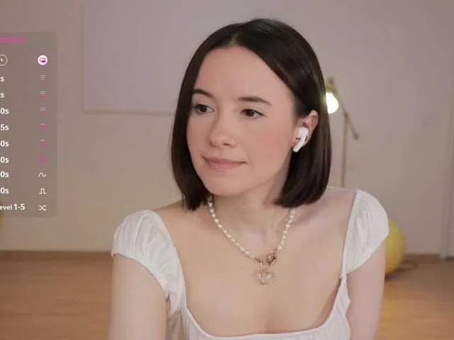 Live sex webcam photo for -FemaleEssence- #291915655