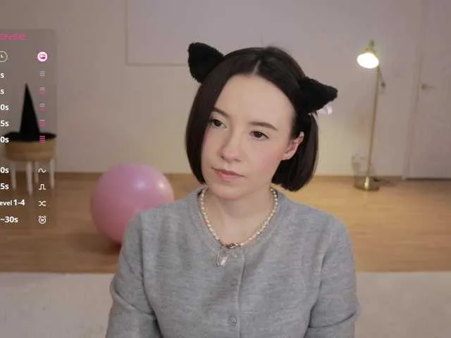 Live sex webcam photo for -FemaleEssence- #292197346