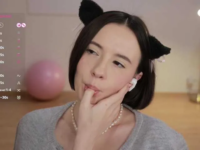 Live sex webcam photo for -FemaleEssence- #292216091